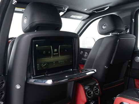 Certified 2024 Rolls-Royce Cullinan Black Badge w/ Dark Exterior Package image 22