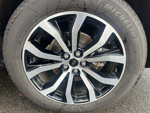 Certified 2025 Ford Explorer ST-Line image 13