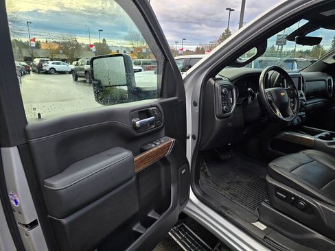 Used 2023 Chevrolet Silverado 3500 High Country image 19