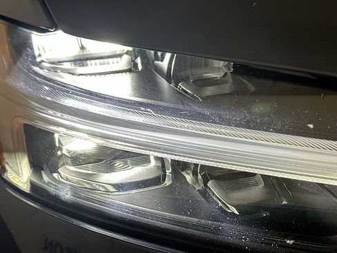 Used 2023 Volvo XC60 B5 Plus w/ Protection Package Premier image 9