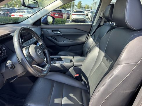 Used 2023 Nissan Rogue SL FWD image 16