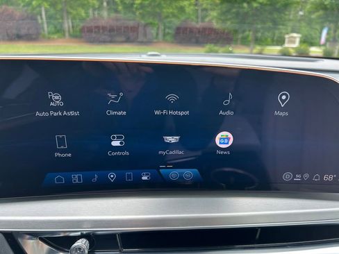 Used 2025 Cadillac Lyriq Sport RWD image 31