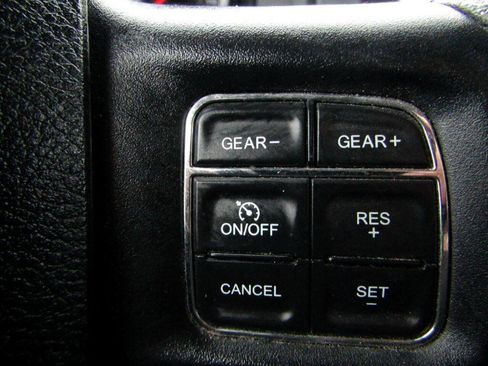 Used 2018 RAM 1500 Classic SLT image 14