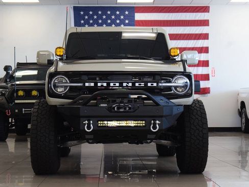 Used 2025 Ford Bronco Outer Banks AWD/4WD image 6