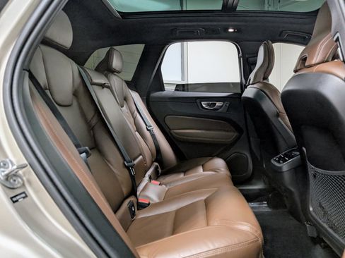 Used 2024 Volvo XC60 B5 Ultimate image 21