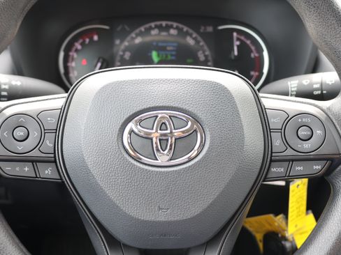 Used 2025 Toyota RAV4 LE AWD/4WD image 26
