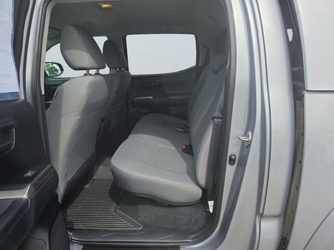 Used 2019 Toyota Tacoma SR5 AWD/4WD image 26