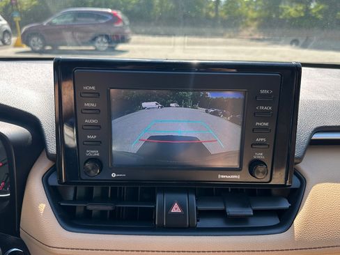 Used 2021 Toyota RAV4 XLE FWD image 26