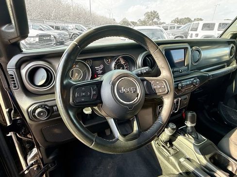 Used 2022 Jeep Wrangler Unlimited Sport image 12