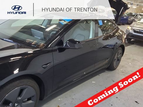 Used 2023 Tesla Model 3 Standard Range RWD image 1
