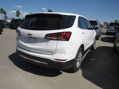 Used 2024 Chevrolet Equinox LT image 3