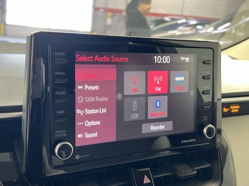 Used 2022 Toyota Corolla LE image 18