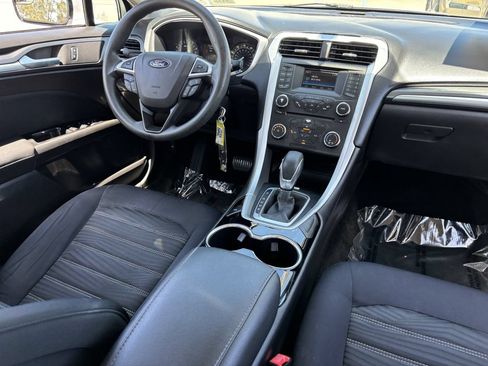 Used 2016 Ford Fusion SE FWD image 12