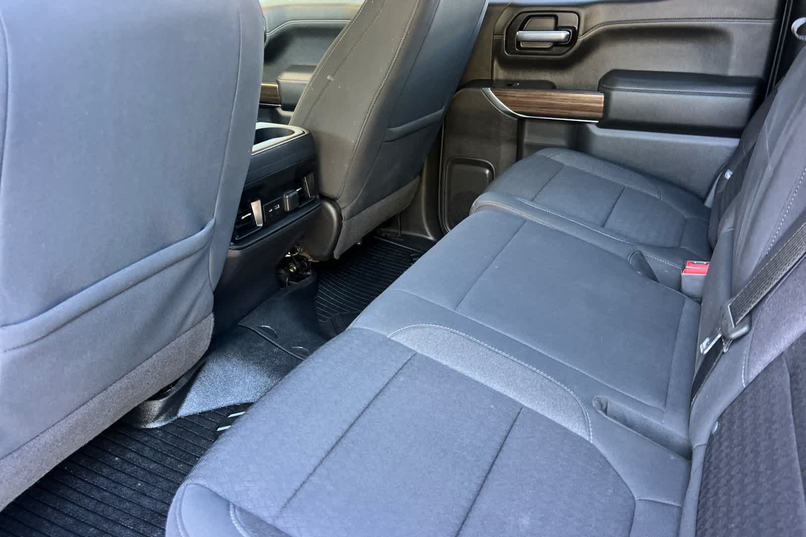Used 2021 Chevrolet Silverado 1500 LT Trail Boss w/ Convenience Package II AWD/4WD image 4
