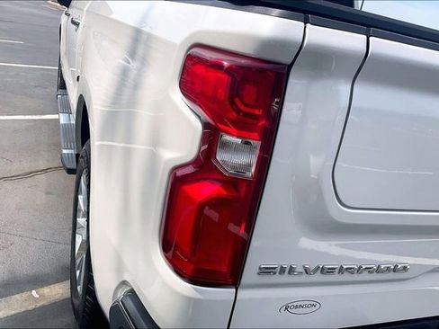 Used 2021 Chevrolet Silverado 1500 LTZ w/ LTZ Premium Package AWD/4WD image 29
