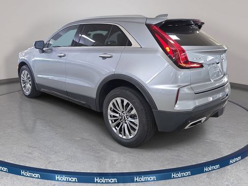 Used 2024 Cadillac XT4 Premium Luxury w/ Technology Package FWD image 9
