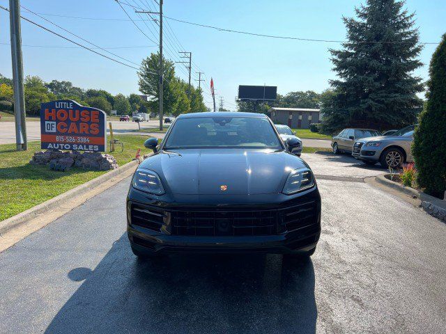 Used 2024 Porsche Cayenne Coupe AWD/4WD image 3