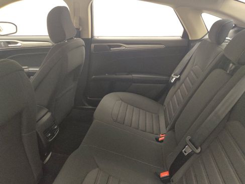 Used 2020 Ford Fusion SE AWD/4WD image 18