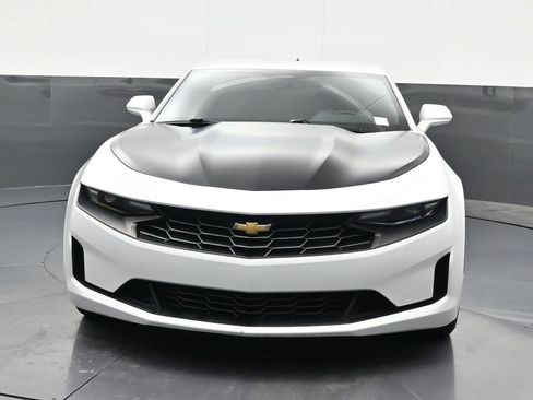Used 2021 Chevrolet Camaro LT RWD image 9