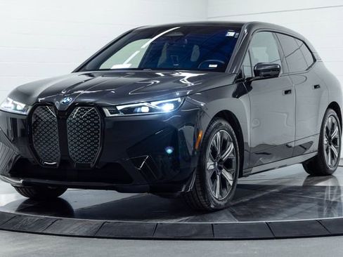 Used 2023 BMW iX xDrive50 w/ Premium Package image 6