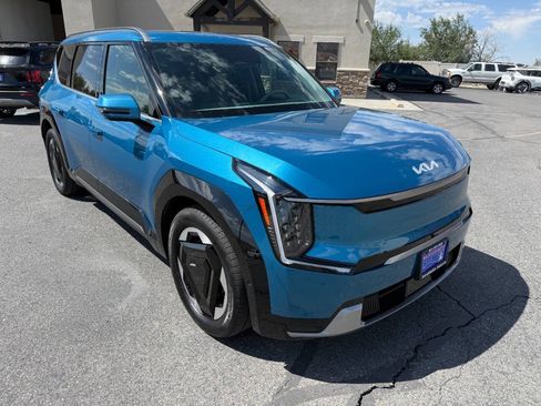 Used 2024 Kia EV9 Land AWD/4WD image 1