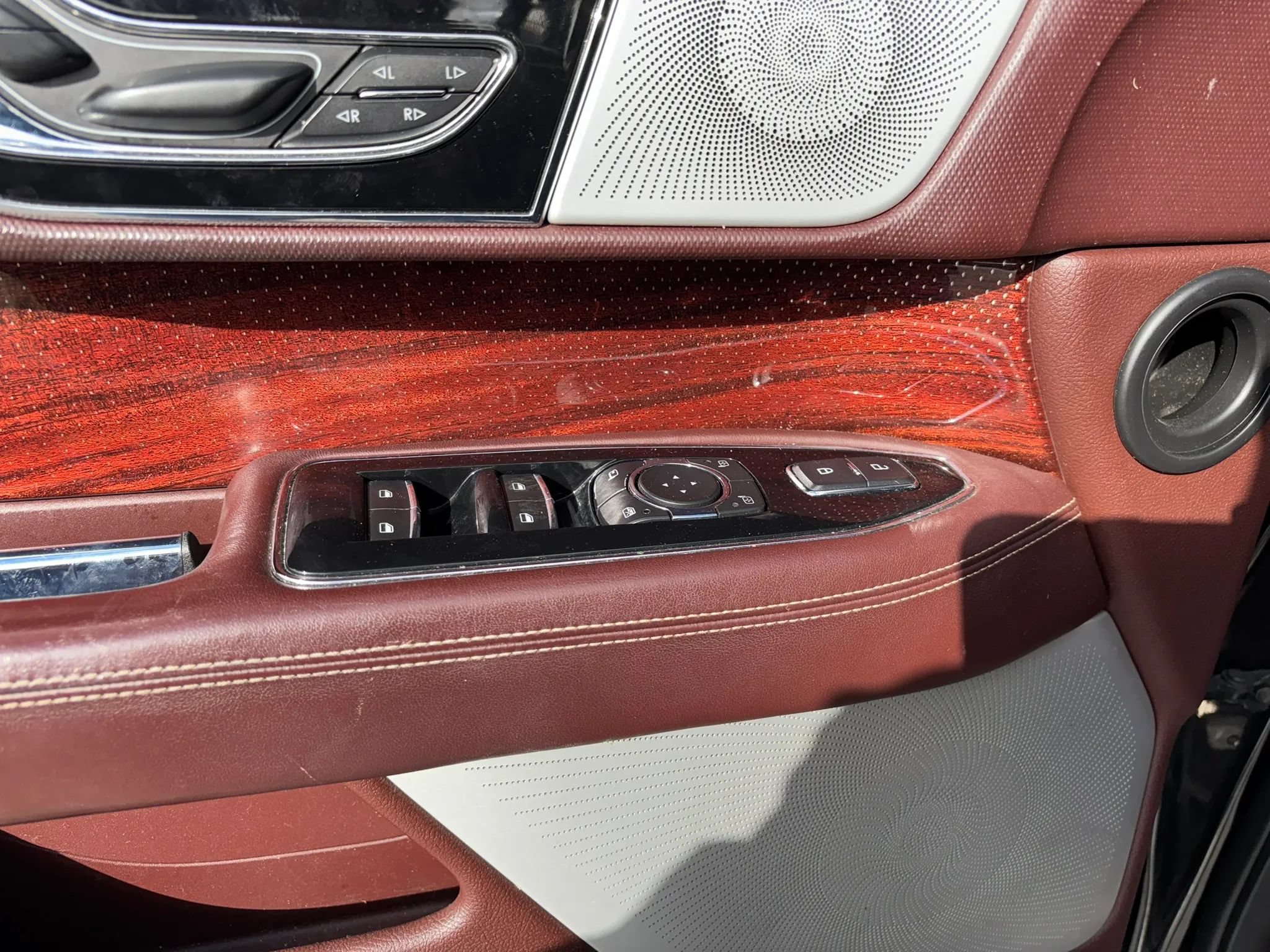 Used 2018 Lincoln Navigator Black Label w/ Cargo Package AWD/4WD image 19