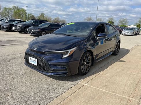 Used 2023 Toyota Corolla SE FWD image 2
