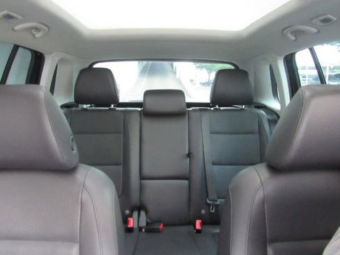 Used 2017 Volkswagen Tiguan Wolfsburg Edition image 32