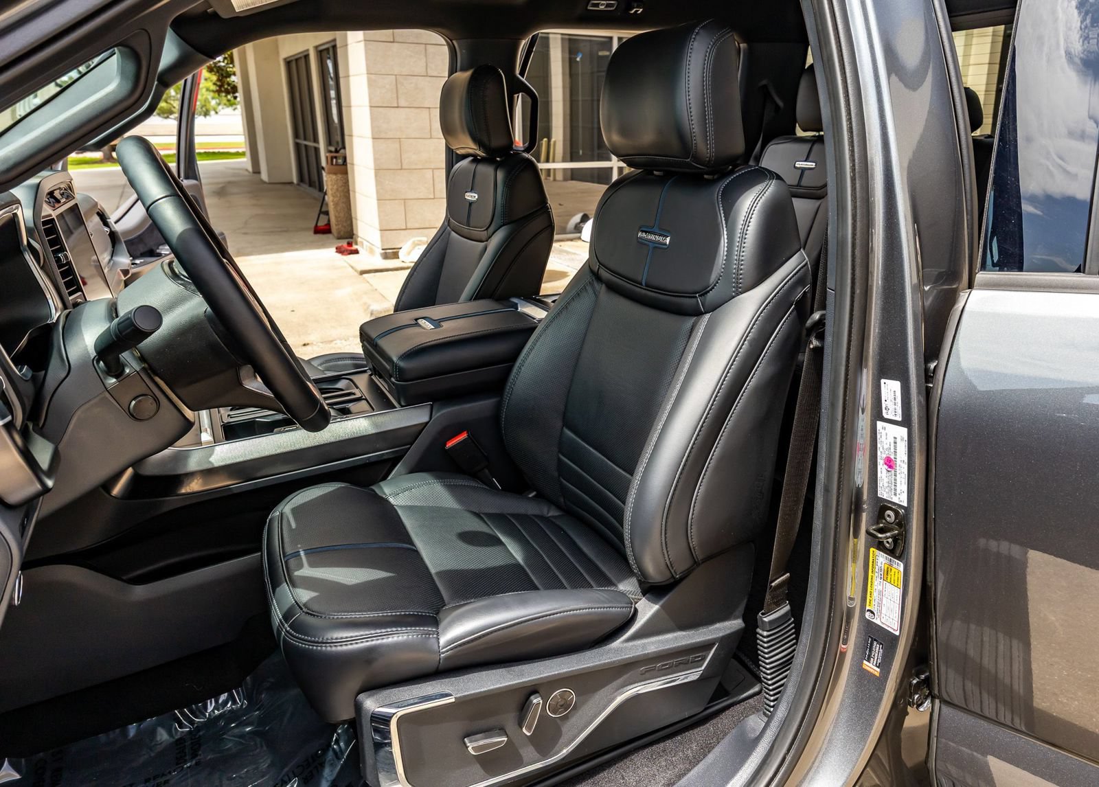 Used 2025 Ford F150 Platinum AWD/4WD image 31