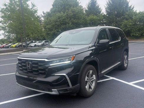 Used 2025 Honda Pilot EX-L image 4