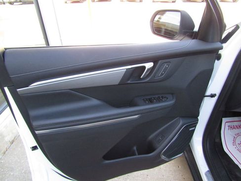 Used 2025 Buick Enclave Preferred image 26