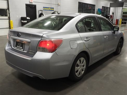 Used 2013 Subaru Impreza 2.0i image 4