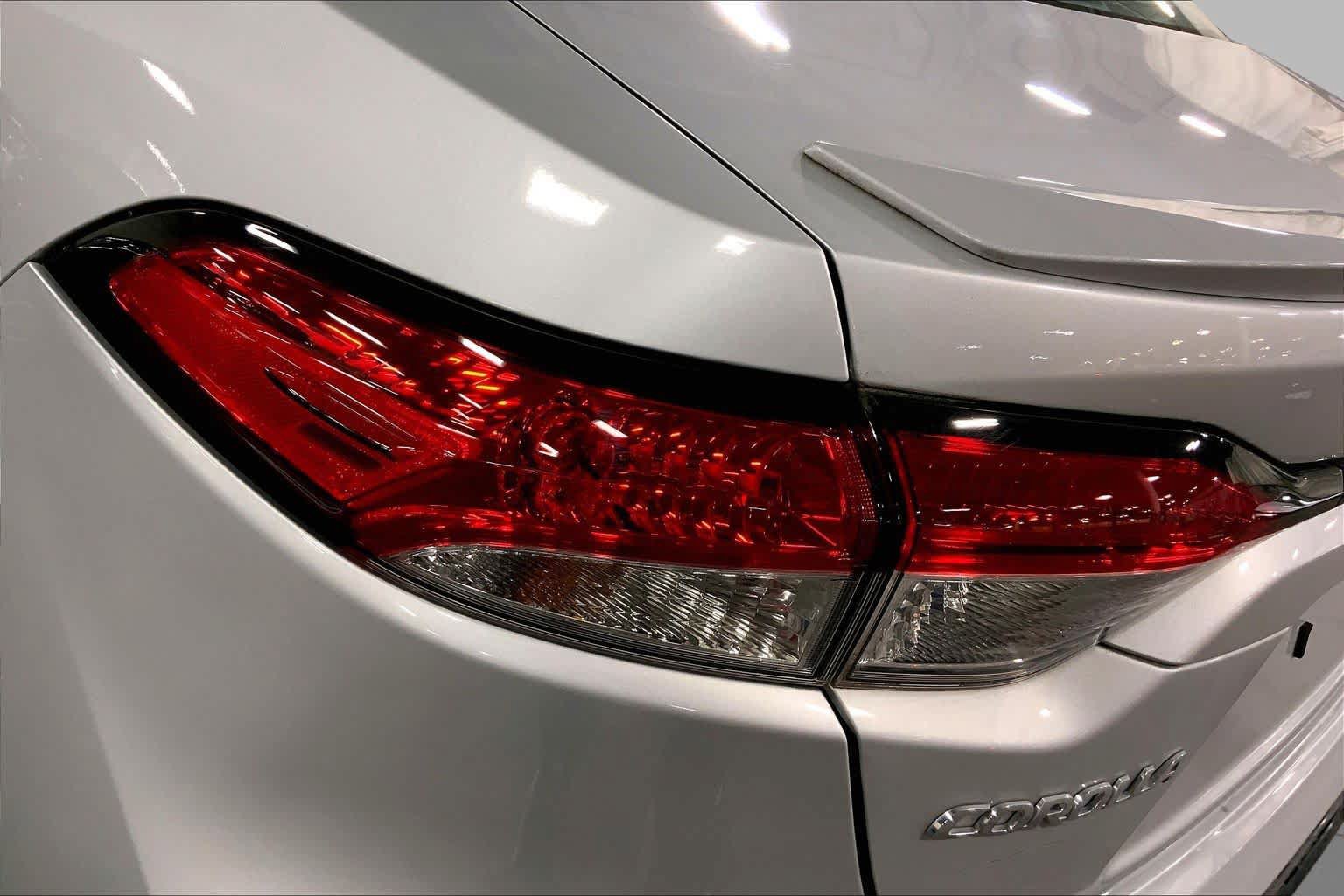 Certified 2024 Toyota Corolla SE w/ SE Premium Package FWD image 29