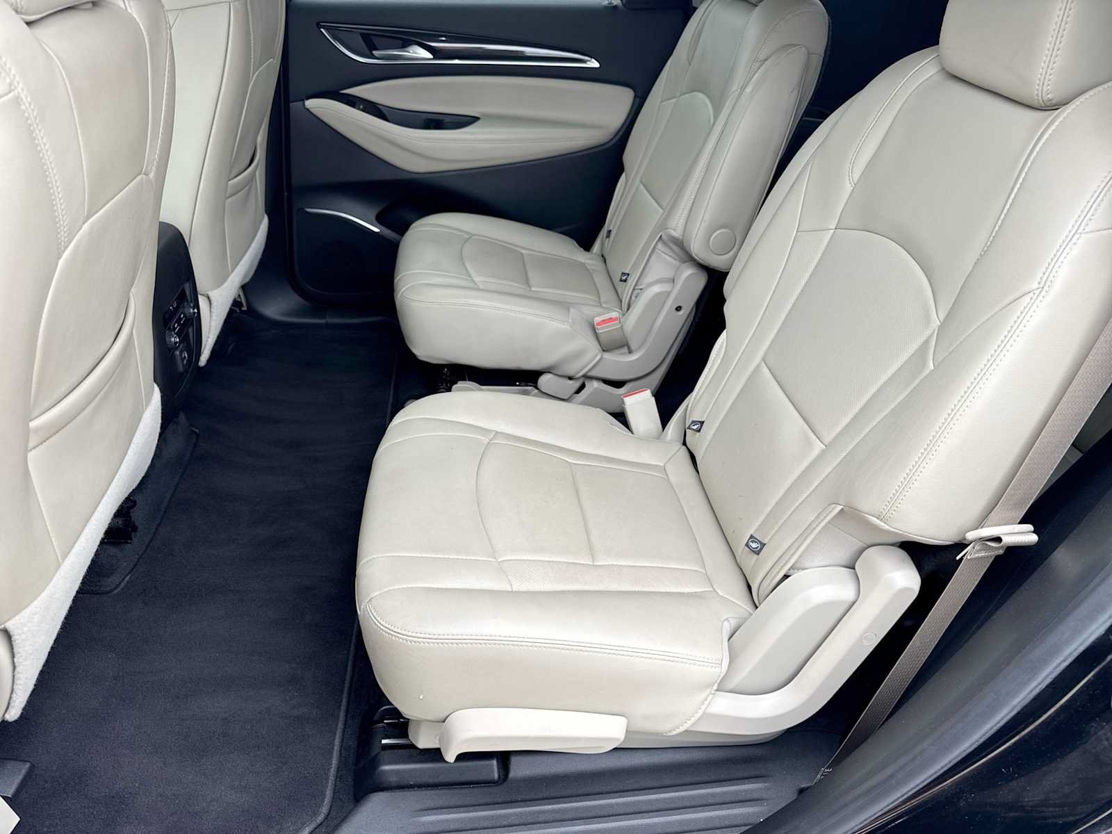 Used 2020 Buick Enclave Essence FWD image 26