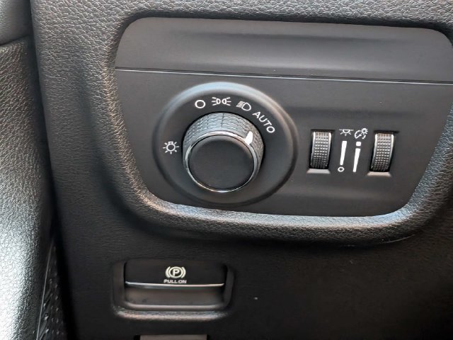New 2027 Jeep Grand Cherokee Altitude RWD image 26