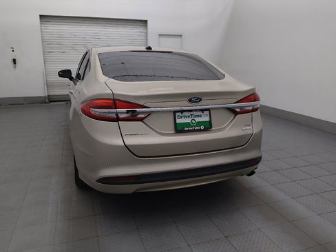 Used 2018 Ford Fusion SE w/ Fusion SE Technology Package FWD image 6