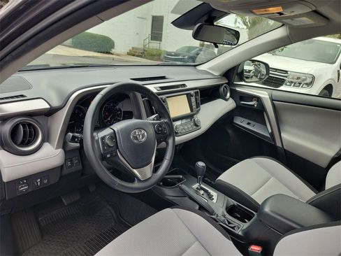 Used 2018 Toyota RAV4 XLE image 25