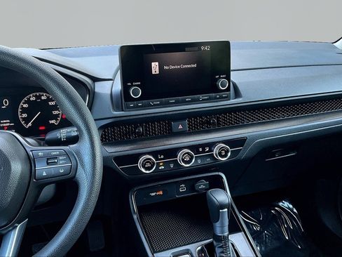 Used 2025 Honda CR-V LX image 9