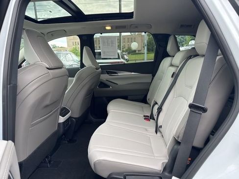 Certified 2026 INFINITI QX60 Luxe w/ Cargo Package AWD/4WD image 18
