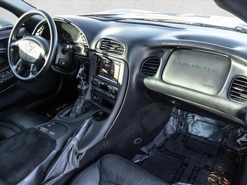 Used 2002 Chevrolet Corvette Coupe w/ Preferred Equipment Group2 image 18