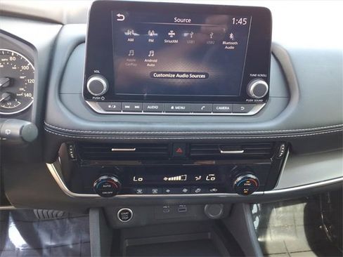 Used 2023 Nissan Rogue SV image 13