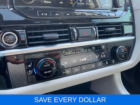 Used 2022 Nissan Pathfinder Platinum w/ Lighting Package (N93) FWD image 16