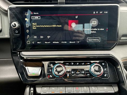 Certified 2022 GMC Sierra 1500 AT4 w/ Technology Package image 14