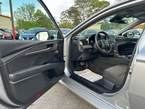 Used 2025 Toyota Camry LE FWD image 11