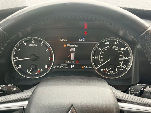 Used 2024 Mitsubishi Outlander SE image 17