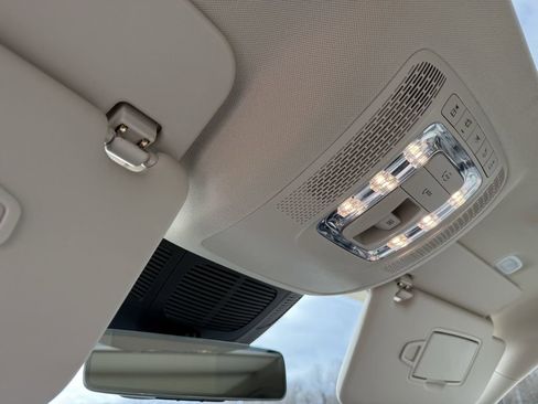 Used 2024 Mercedes-Benz GLE 450 4MATIC image 35