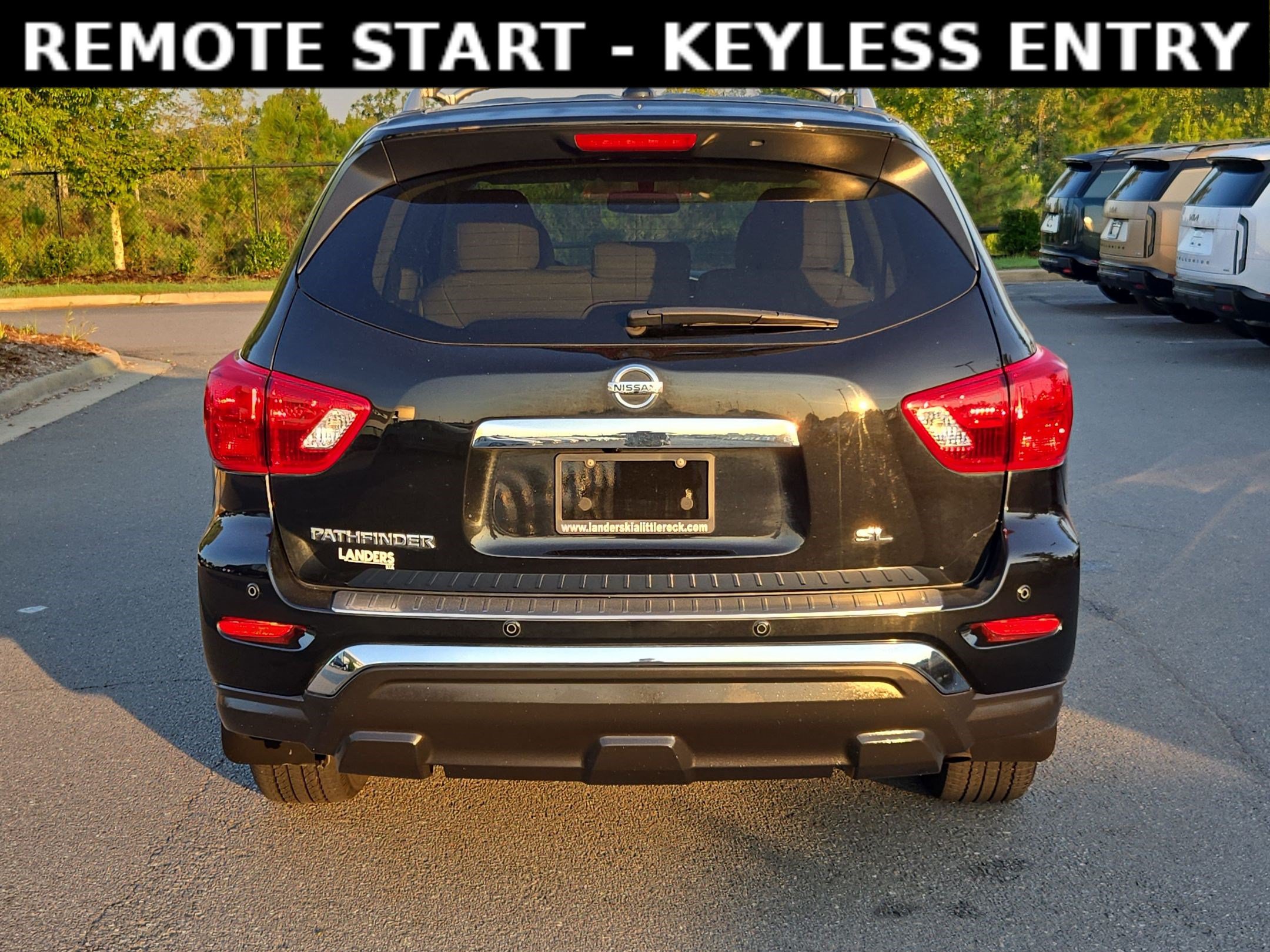 Used 2020 Nissan Pathfinder SL FWD image 6