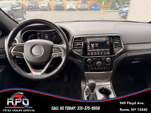 Used 2020 Jeep Grand Cherokee Limited AWD/4WD image 17