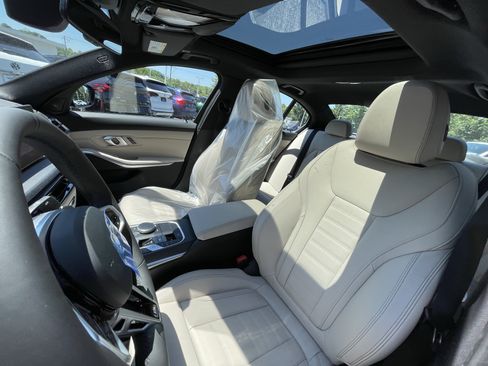 Used 2026 BMW 330i xDrive Sedan w/ M Sport Package AWD/4WD image 9