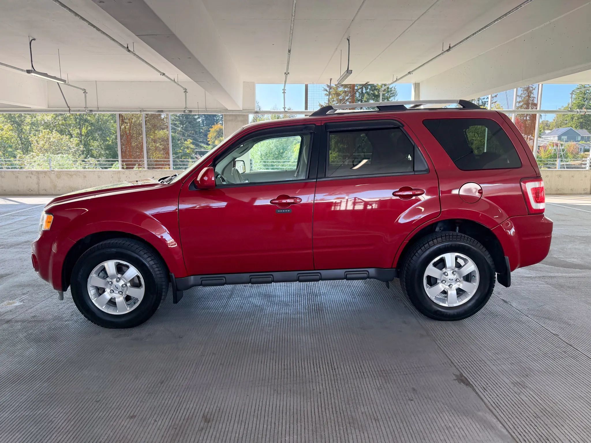 Used 2011 Ford Escape Limited w/ 302A Rapid Spec Order Code AWD/4WD image 8